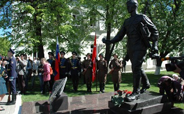 Фронтовому почтальону посвящается Фронтовому почтальону посвящается