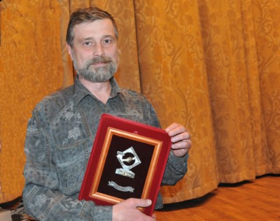 премия поэт года. роскон премия алиса. премия писателю фантасту. премия писатель года. национальной премии «золотое перо руси».