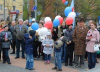 Профсоюзные активисты - участники митинга и их дети