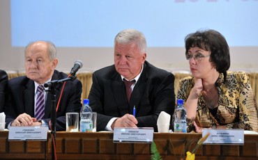 За труд, достойный человека!