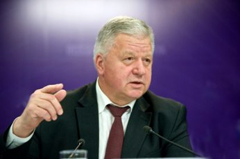 “Там, где слышат разум, мы будем разумными, там, где понимают силу, мы будем сильными!”
