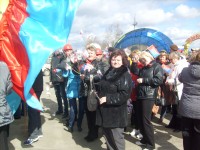Дружным коллективом. Все на Маевку.