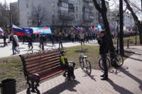 А это, сынок, демонстранты.    - Где монстранты?