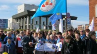 Профсоюзные активисты на Первомайской демонстрации во Владимире