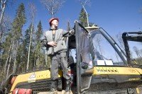 Работа ведется на специализированной технике: харвестеры и форвардеры