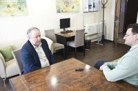 Председатель ППО СЛПК Александр Слободчиков и зам. главного редактора газеты "Солидарность" Александр Кляшторин