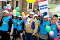Праздничное шествие колонны энергетических предприятий Челябинска