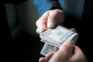 Занимательная статистика: растут суммы долгов по зарплате и средней взятки