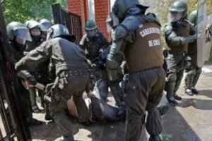 Горячие требования бесплатного образования остужают водометами