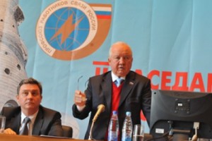 Зарплата связистов увеличится на 1000 рублей