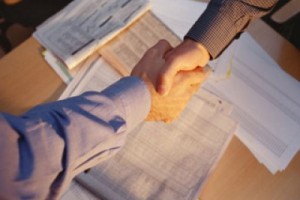 С беломорскими коммунальщиками при содействии профсоюза подписали бессрочные договора