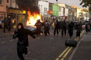 Скотленд-Ярд хочет использовать ядовитый газ для разгона нарушителей порядка