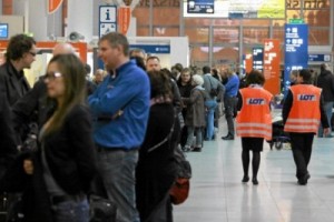 Бастуют наземные службы варшавского аэропорта