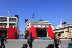 Греческие паромщики начали двухдневную забастовку