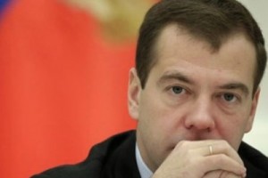 Медведев, итоги: переименовал милицию, изменил время и наказал соседей