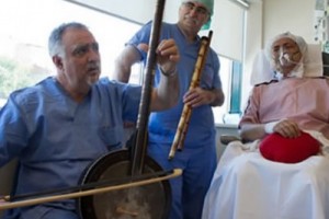 Турецкие медики забастовкой добиваются усиления мер безопасности