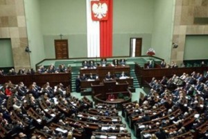 Польский сейм проголосовал за повышение пенсионного возраста