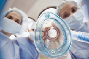 Сургутские медики почти месяц не получают зарплату