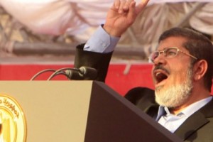 Новый президент Египта повысил зарплаты госслужащим и взял кредит