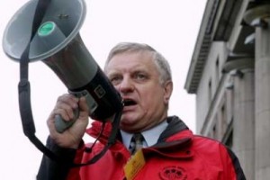 Латвийские профсоюзы могут инициировать сбор подписей за роспуск парламента