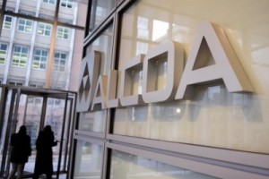 Работники завода «Alcoa» блокировали подъезды к аэропорту города Кальяри