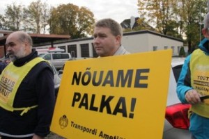 Транспортники Эстонии вышли на пикет солидарности с медиками