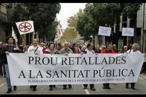 Испанцы требуют сохранить государственное здравоохранение