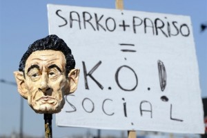 Граждане Франции пикетируют административные здания, перекрывают дороги и доступы к значимым для страны объектам