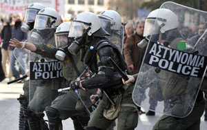 Акция протеста работников греческого министерства культуры и туризма закончилась столкновением с полицией