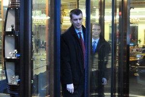 Прохоров предлагает работникам трудиться по 60 часов на срочных трудовых договорах