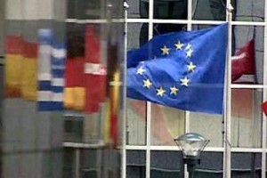 В аппарате Еврокомиссии не хотят сокращений зарплат