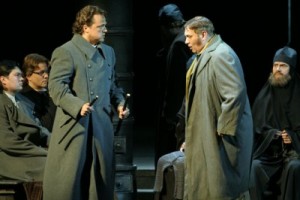 Коллектив балашовского драмтеатра завершил голодовку