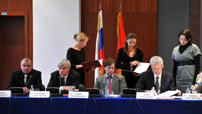 В ЦФО подписали Соглашение по регулированию социально-трудовых отношений на 2011-2013 годы