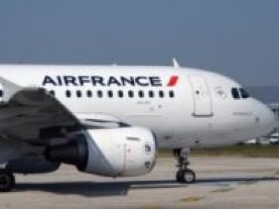 Бортпроводники Air France бастуют против бесплатного увеличения нагрузки