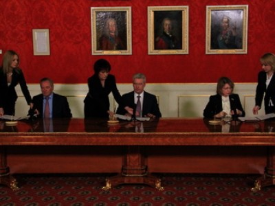 В Москве подписано трехстороннее соглашение на 2012 год