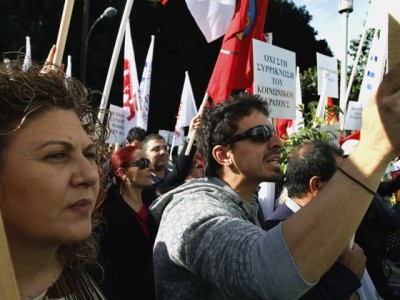 Госслужащие Кипра бастуют против мер жесткой экономии и заморозки зарплат