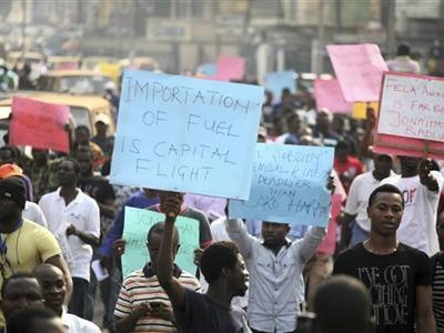 Общенациональная забастовка в Нигерии началась, несмотря на судебный запрет
