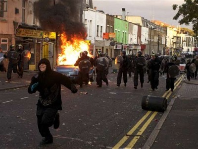 Скотленд-Ярд хочет использовать ядовитый газ для разгона нарушителей порядка