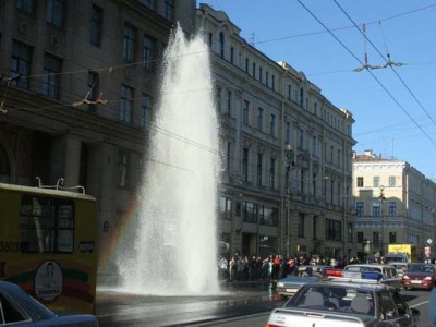 За зиму в России прорвало 200 труб За зиму в России прорвало 200 труб