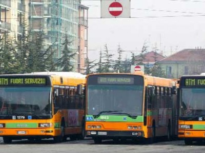 Римские транспортники бастуют против легализации незаконных увольнений