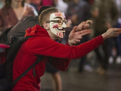 В Квебеке принят чрезвычайный закон против студенческих протестов