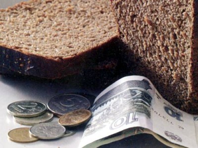 В Москве повышают прожиточный минимум, а в России - понижают