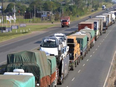 Аргентинские водители требуют повышения зарплаты на 25 процентов