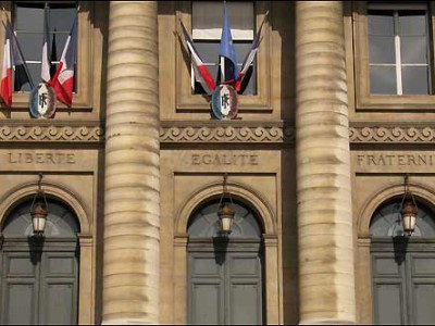 В ответ на упреки президента французские судьи объявили забастовку