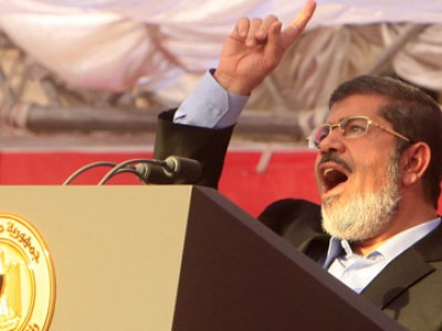 Новый президент Египта повысил зарплаты госслужащим и взял кредит