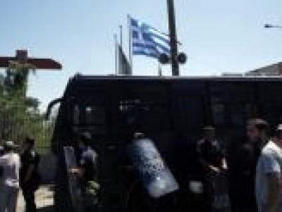 В Греции полиция разогнала забастовку, признанную незаконной