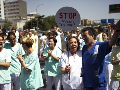 Испанские врачи заступились за нелегальных иммигрантов