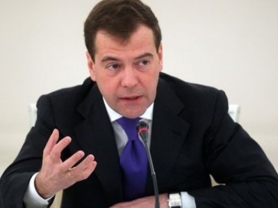 Президент призывает партийных лидеров подумать о людях труда и их правах