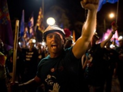 Грузинские шахтеры маршируют к парламенту