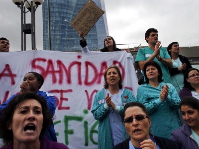 Медики Мадрида бастуют против кризисных сокращений